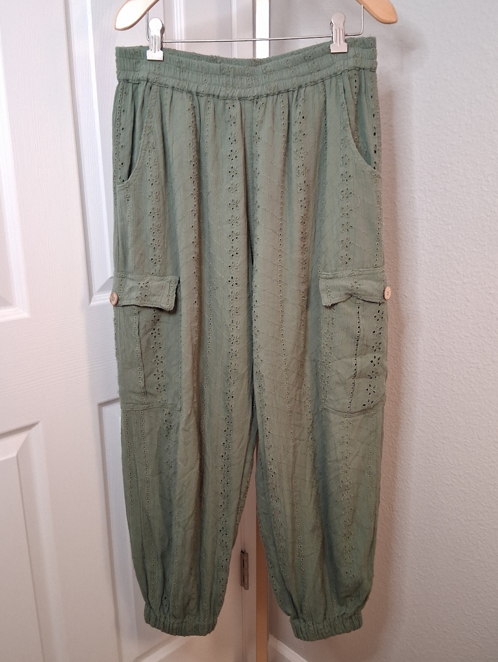Angie Boho Army Green Eyelet Cargo Pants 100% Rayon Made In India Large